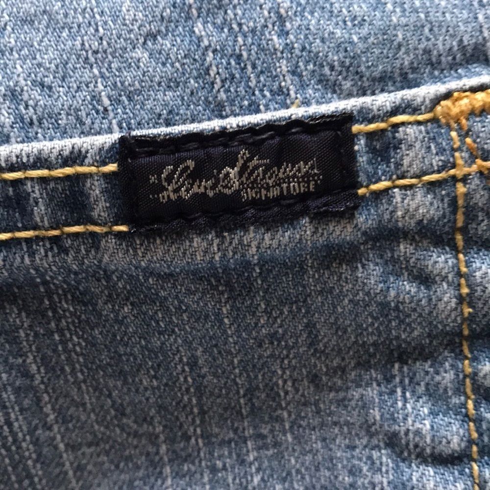 Levi’s Jean Capris - Picture 5 of 6